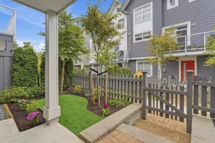 Front Yard Photo of 23 23785 Dewdney Trunk Road, Maple Ridge, BC