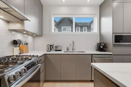 Kitchen Island Photo of 23 23785 Dewdney Trunk Road, Maple Ridge, BC
