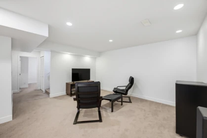 Mudroom Photo of 24070 Hill Avenue, Maple Ridge, BC