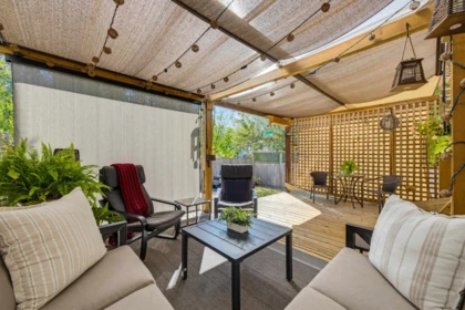 Swimming Pool Photo of 24070 Hill Avenue, Maple Ridge, BC