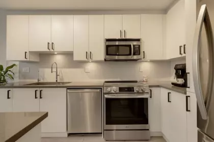 Kitchen Photo of 234 735 W 15th Street, North Vancouver, BC