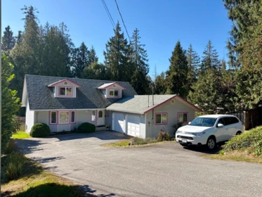 Garden / Landscaping Photo of 1073 Grandview Road, Gibsons, BC