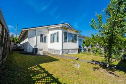 Garden / Landscaping Photo of 6094 Walker Avenue, Burnaby, BC