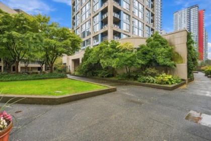 Hot Tub / Spa Photo of 603 183 Keefer Place, Vancouver, BC