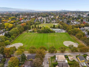 Community Amenities Photo (Clubhouse) of 917 W 20th Avenue, Vancouver, BC