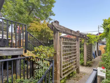 Hot Tub / Spa Photo of 917 W 20th Avenue, Vancouver, BC