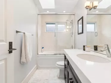 Powder Room Photo of 917 W 20th Avenue, Vancouver, BC