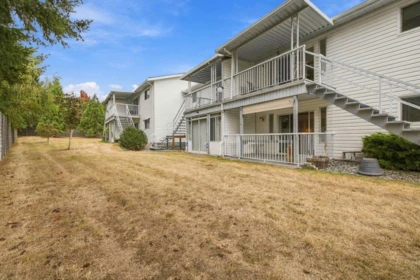 Front Yard Photo of 129 32691 Garibaldi Drive, Abbotsford, BC
