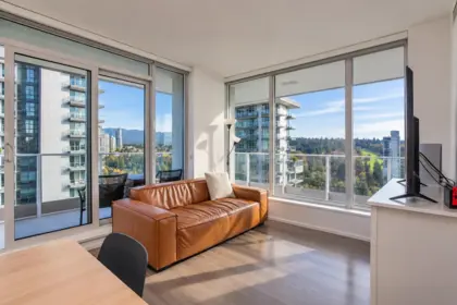 2801 3833 Evergreen Place, Burnaby, BC, Burnaby — Apartment/Condo for sale