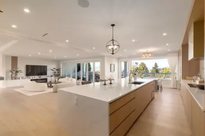 5747 Newton Wynd, Vancouver, BC, Vancouver — Single Family Residence for sale