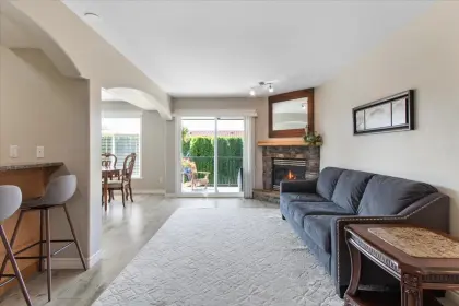 25 8881 Walters Street, Chilliwack, BC, Chilliwack — Townhouse for sale