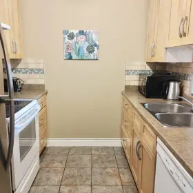 402 4690 Hazel Street, Burnaby, BC, Burnaby — Apartment/Condo for sale
