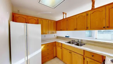 214 13965 16 Avenue, Surrey, BC, Surrey — Apartment/Condo for sale