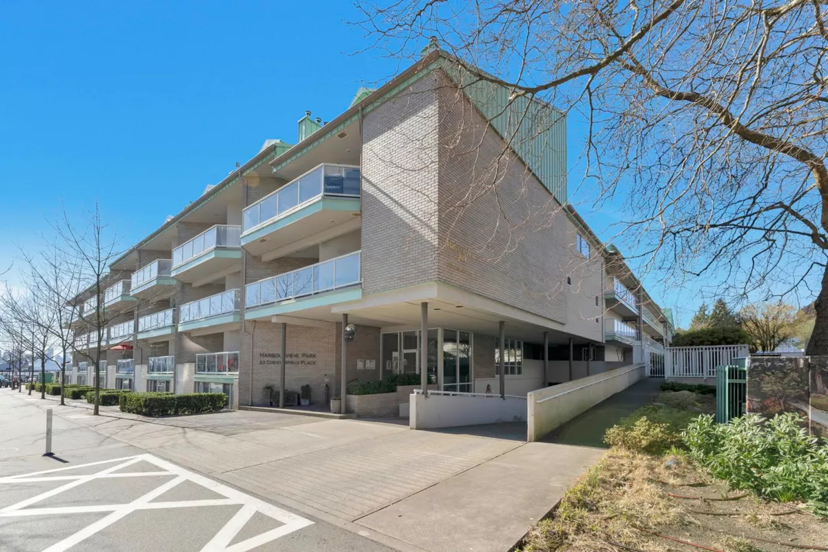 Exterior Front Photo of 1203 33 Chesterfield Place, North Vancouver, BC