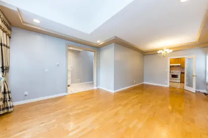 6828 Gilley Avenue, Burnaby, BC, Burnaby — Half Duplex for sale