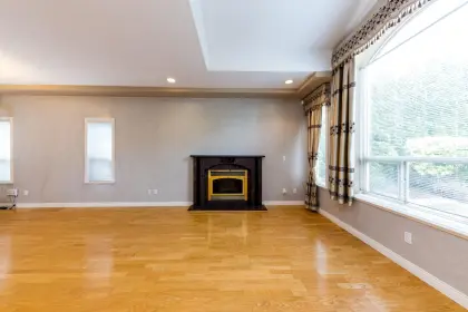 6828 Gilley Avenue, Burnaby, BC, Burnaby — Half Duplex for sale