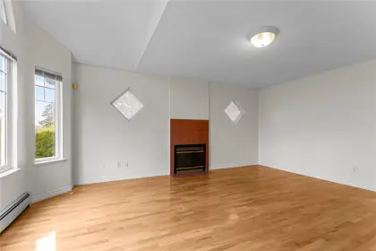 6058 Walker Avenue, Burnaby, BC, Burnaby — Half Duplex for sale
