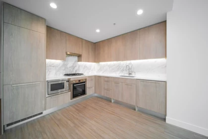 Guest Bathroom Photo of 502 6398 Silver Avenue, Burnaby, BC