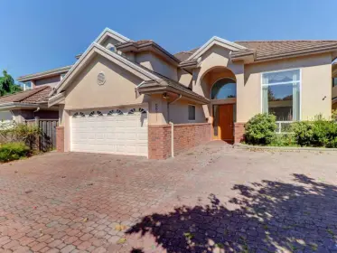 5211 Woodwards Road, Richmond, BC, Richmond — Single Family Residence for sale
