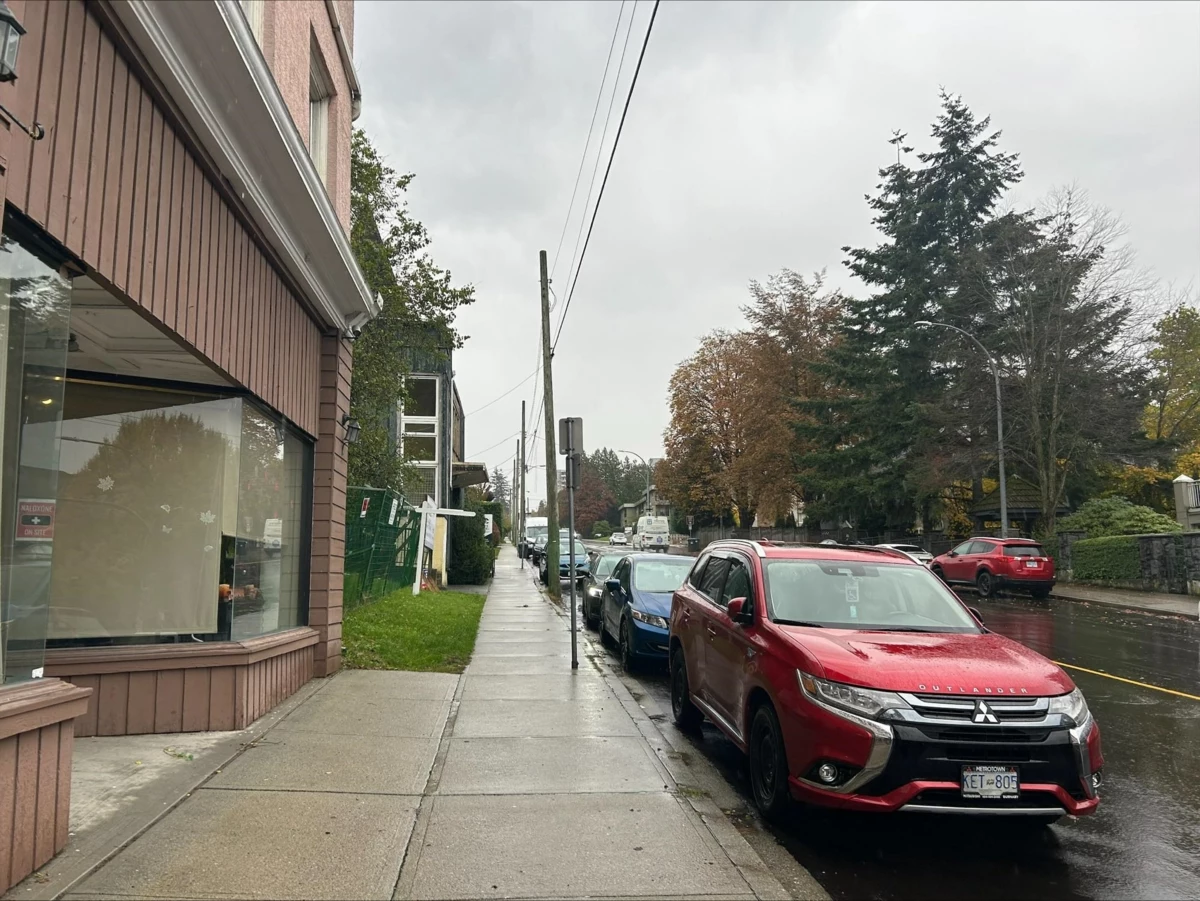 Dining Area Photo of 1113 Sixth Avenue, New Westminster, BC