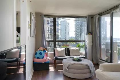 607 833 Agnes Street, New Westminster, BC, New Westminster — Apartment/Condo for sale