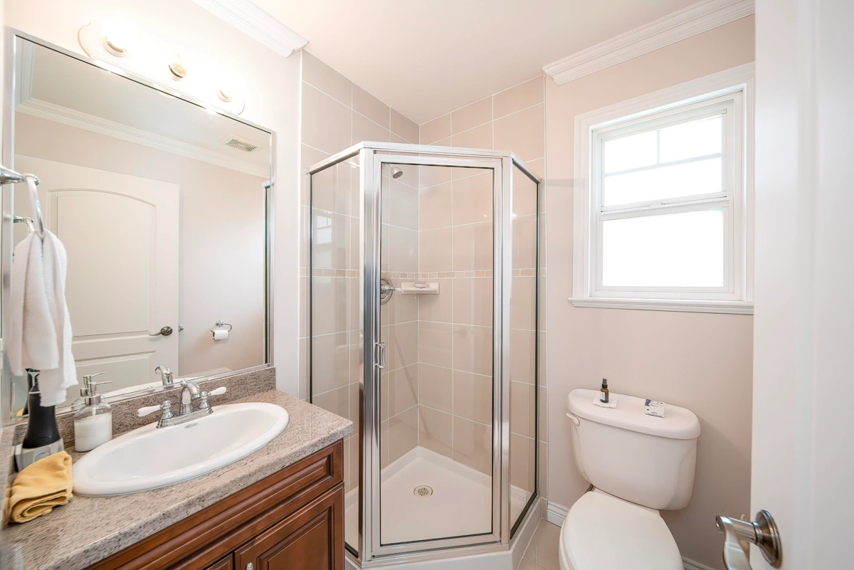 Backyard Photo of 1312 Tenth Avenue, New Westminster, BC