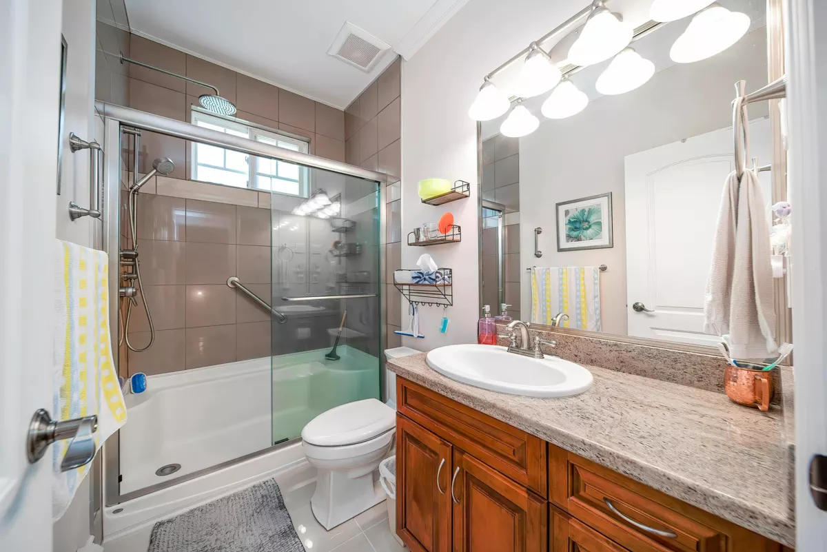 Basement Recreation Room Photo of 1312 Tenth Avenue, New Westminster, BC