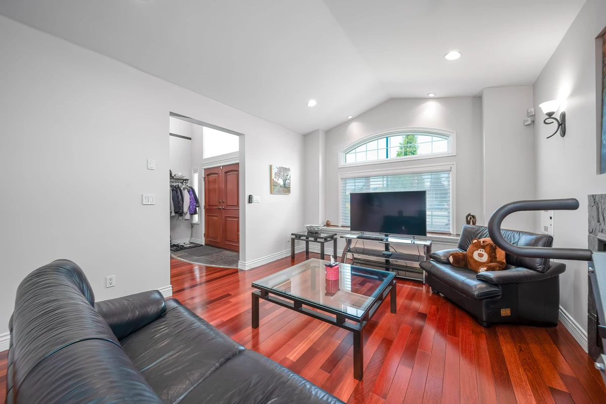Breakfast Nook Photo of 1312 Tenth Avenue, New Westminster, BC