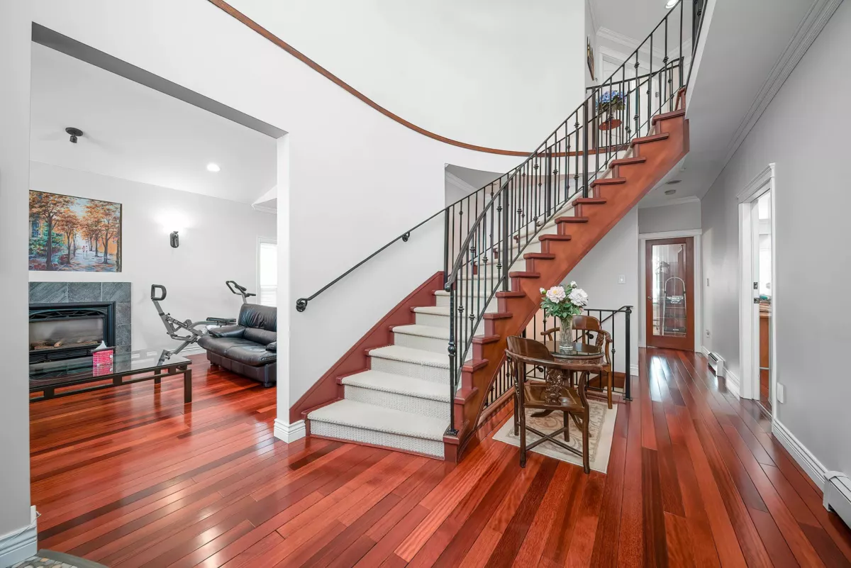 Dining Area Photo of 1312 Tenth Avenue, New Westminster, BC