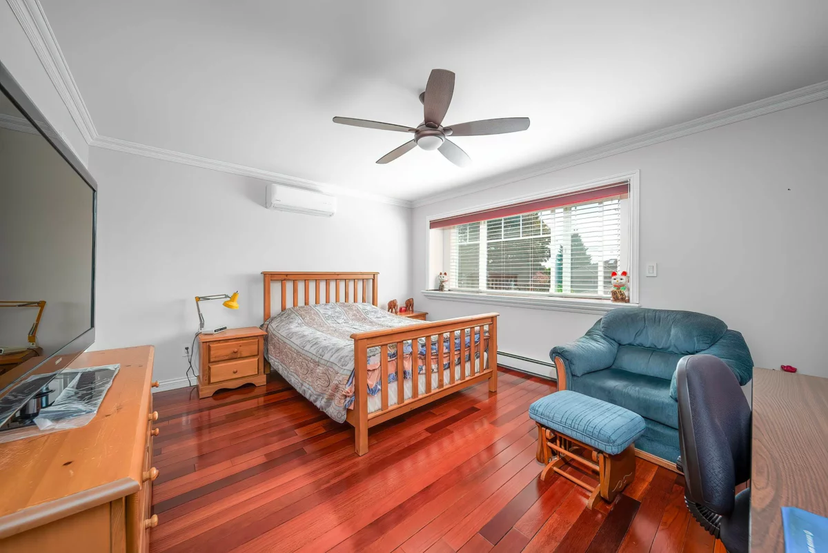 Garden / Landscaping Photo of 1312 Tenth Avenue, New Westminster, BC