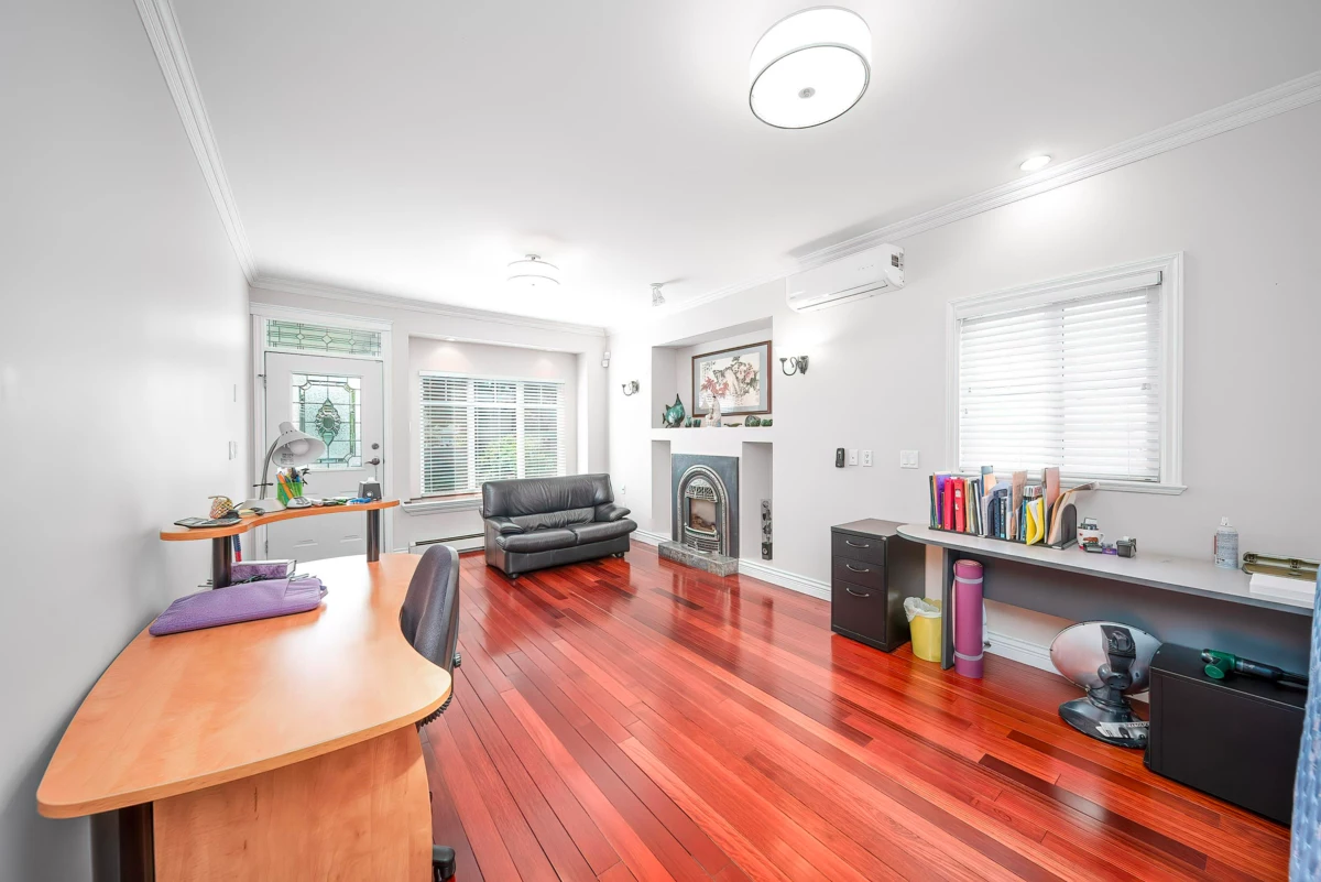 Outdoor Deck Photo of 1312 Tenth Avenue, New Westminster, BC