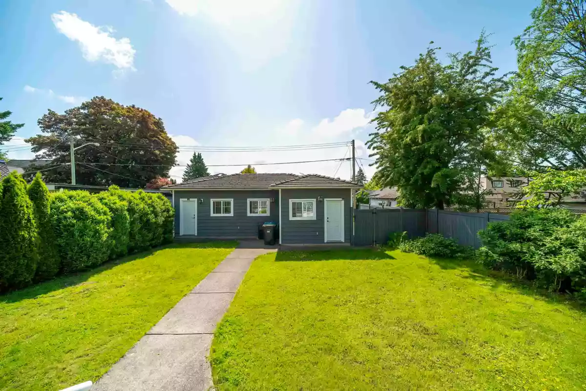 Staircase Photo of 1312 Tenth Avenue, New Westminster, BC