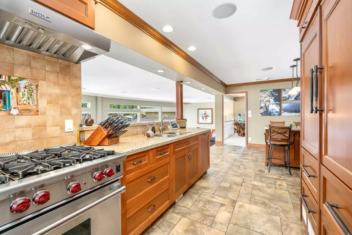 Entry Foyer Photo of 4705 Belcarra Bay Road, Belcarra, BC