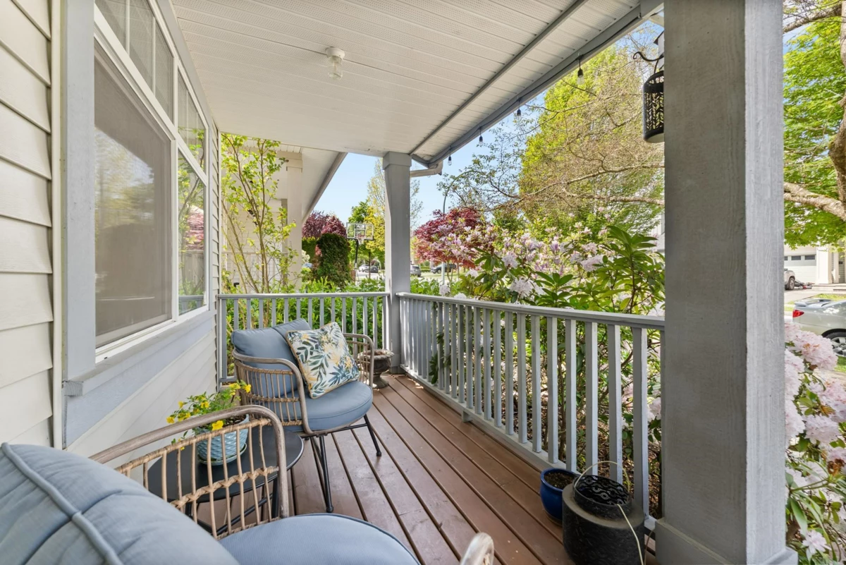 Dining Area Photo of 14926 59 Avenue, Surrey, BC