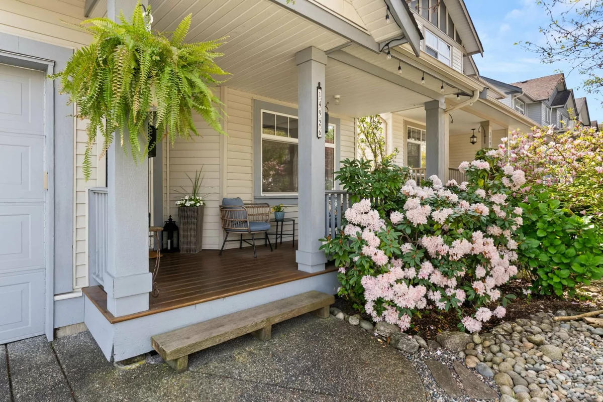 Living Room Photo of 14926 59 Avenue, Surrey, BC