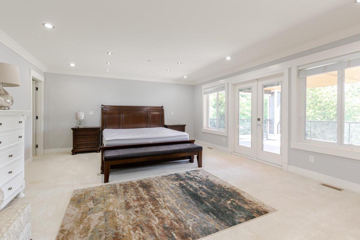 Basement Recreation Room Photo of 1540 Maple Street, White Rock, BC