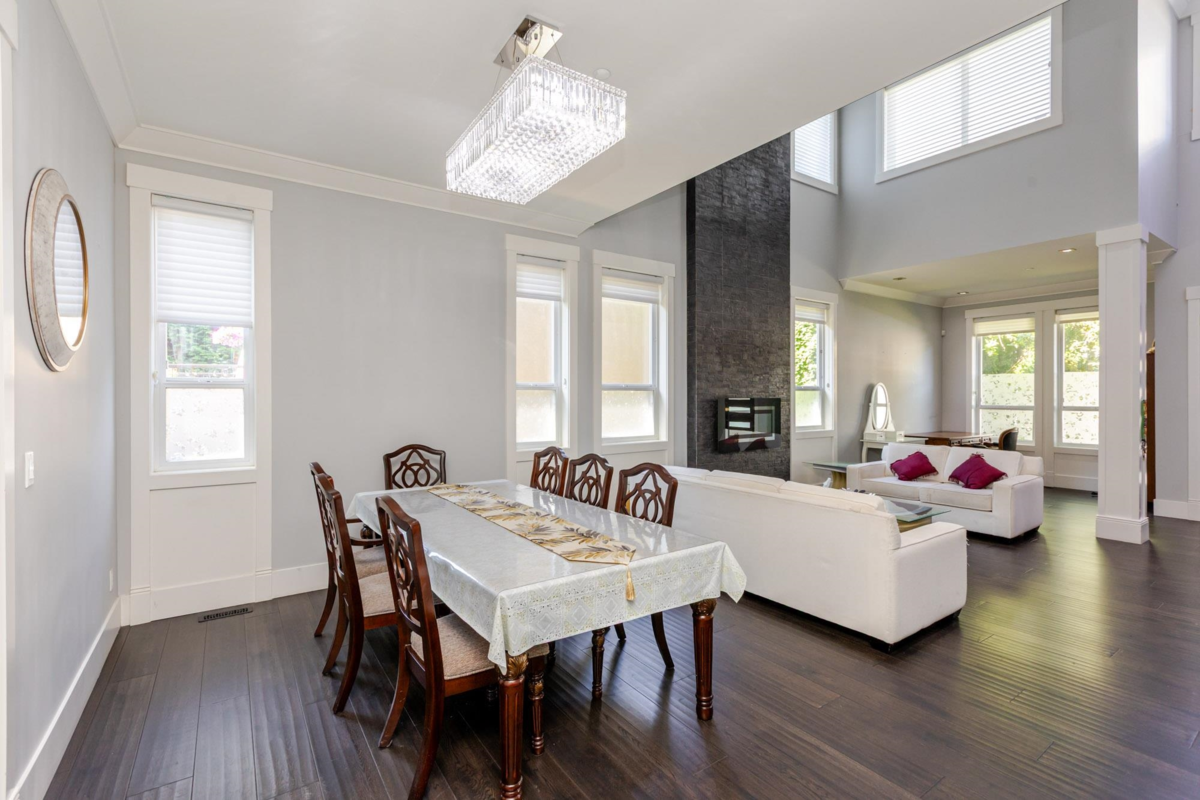Dining Area Photo of 1540 Maple Street, White Rock, BC