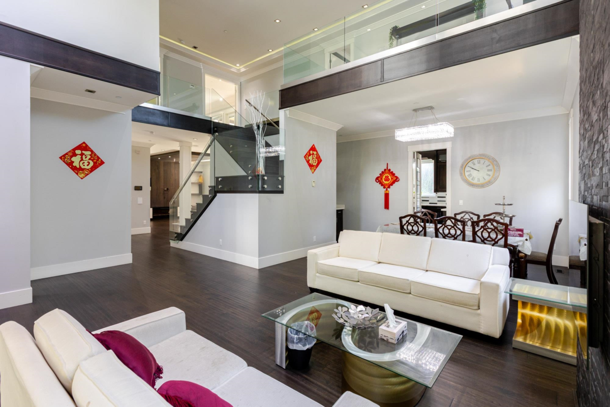 Family Room Photo of 1540 Maple Street, White Rock, BC