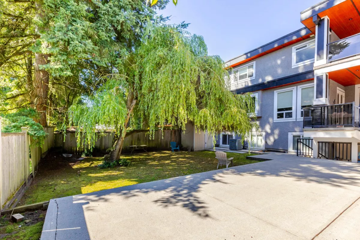 Fitness Center Photo Near 1540 Maple Street, White Rock, BC