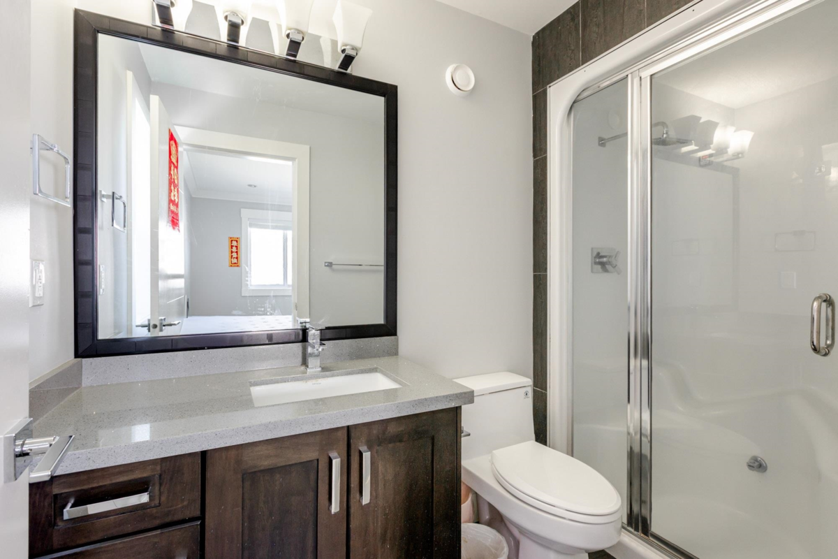 Garden / Landscaping Photo of 1540 Maple Street, White Rock, BC