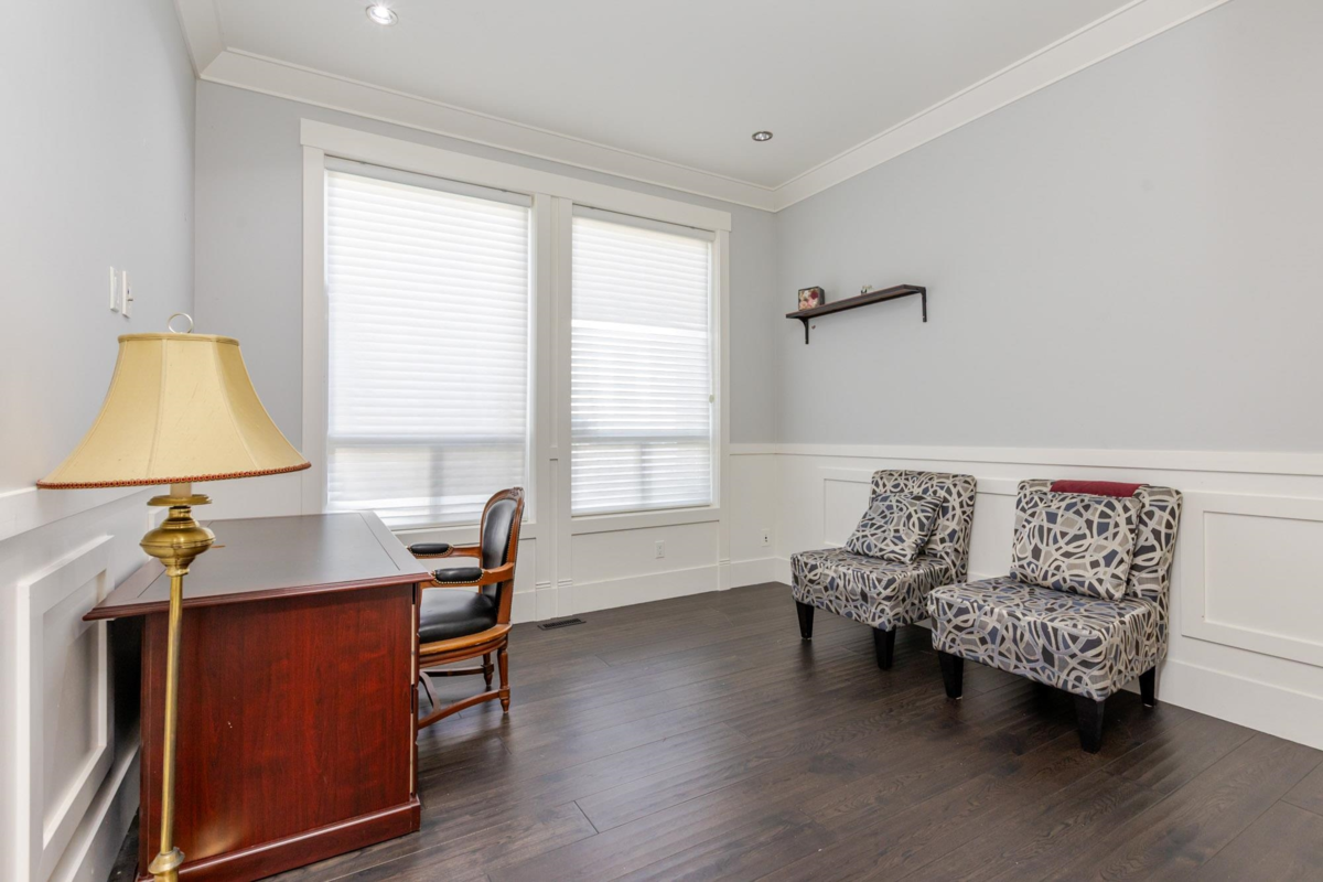 Guest Bathroom Photo of 1540 Maple Street, White Rock, BC