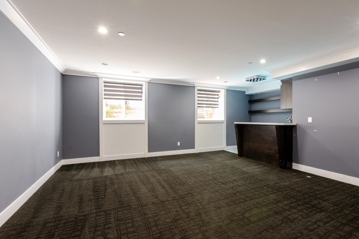 Hot Tub / Spa Photo of 1540 Maple Street, White Rock, BC