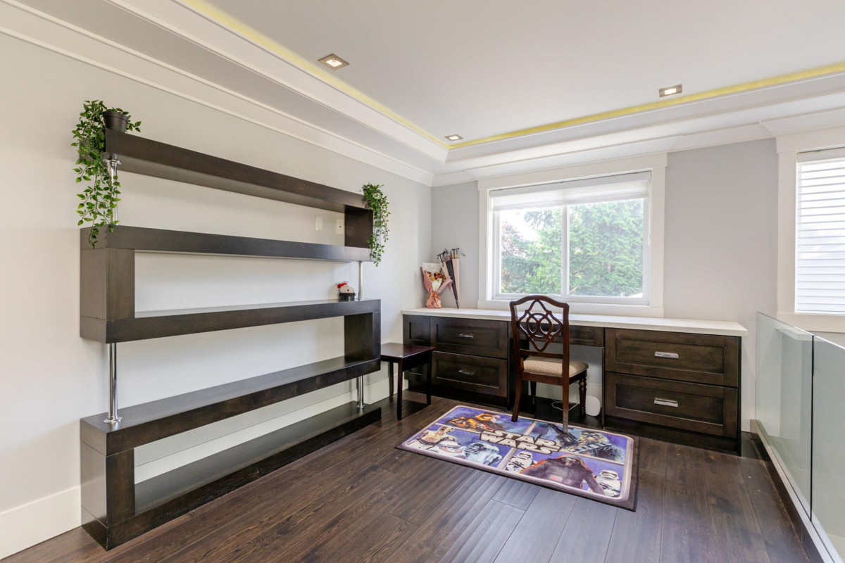 Loft / Bonus Room Photo of 1540 Maple Street, White Rock, BC
