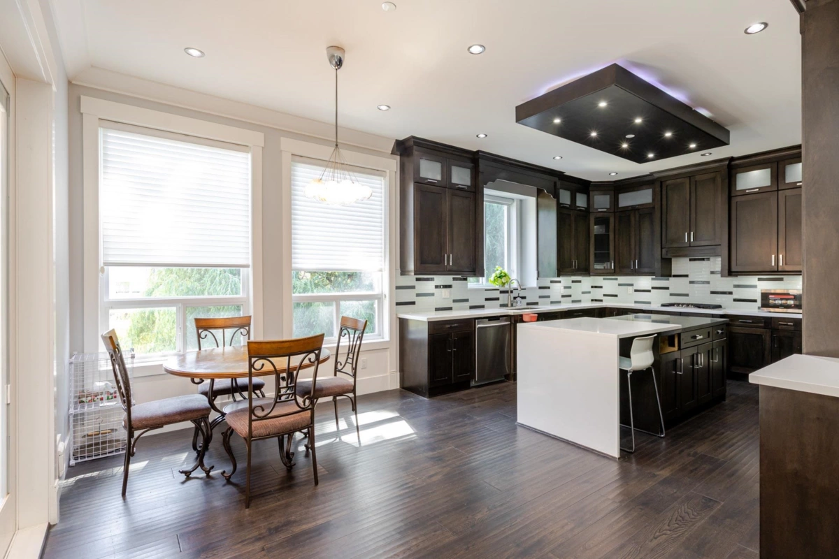 Primary Bathroom Photo of 1540 Maple Street, White Rock, BC