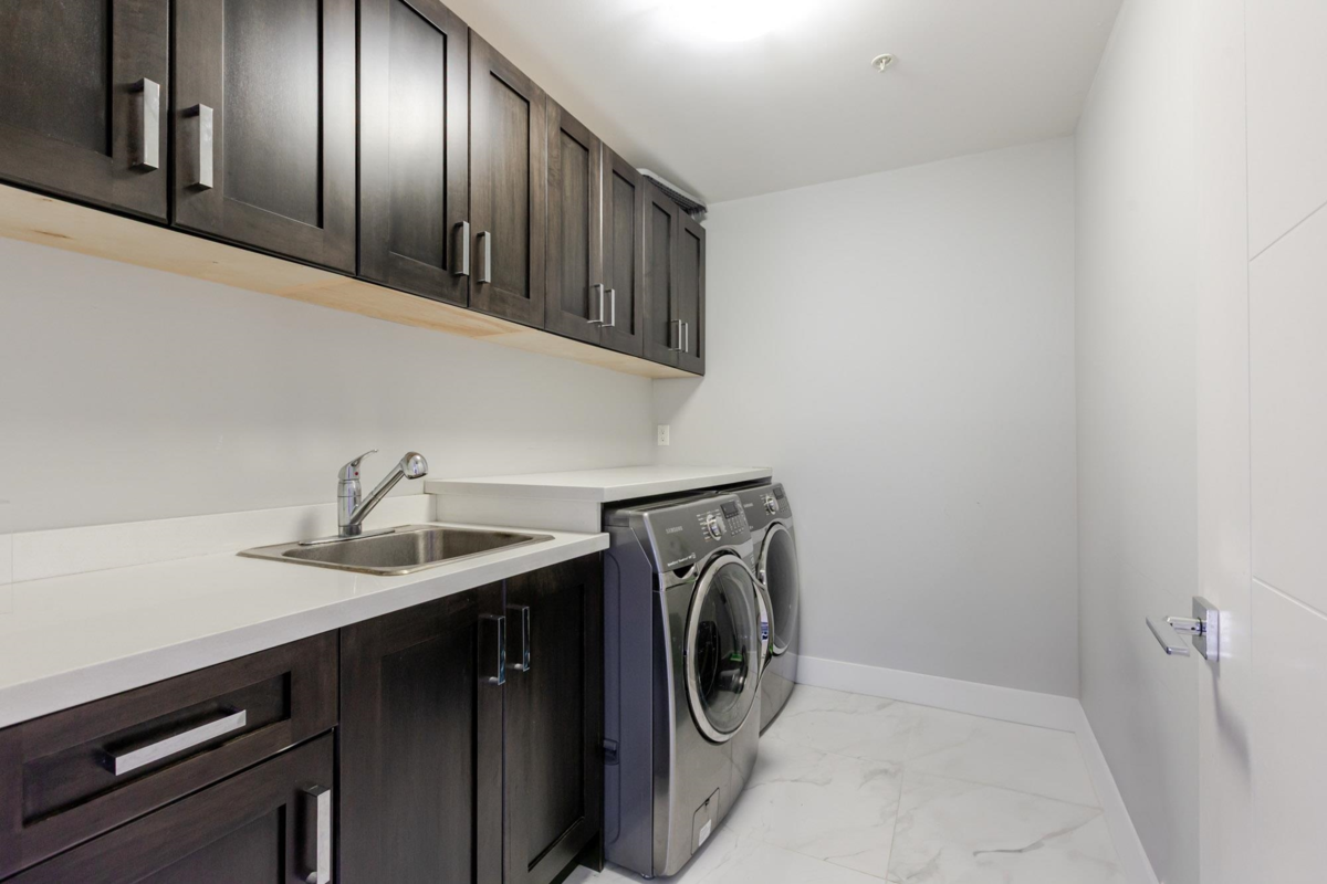 Swimming Pool Photo of 1540 Maple Street, White Rock, BC