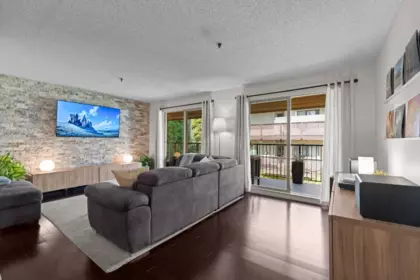 302 715 Royal Avenue, New Westminster, BC, New Westminster — Apartment/Condo for sale
