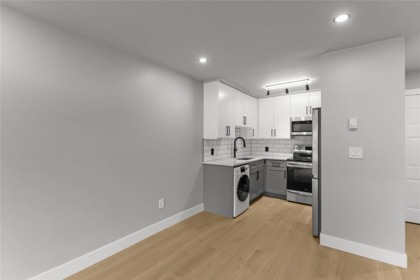 201 1948 Coquitlam Avenue, Port Coquitlam, BC