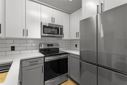 201 1948 Coquitlam Avenue, Port Coquitlam, BC