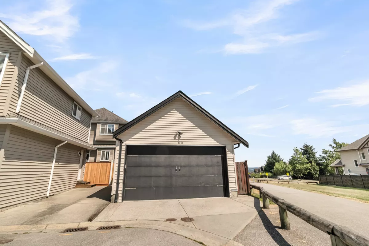 Outdoor Patio Photo of 6925 196 Street, Surrey, BC