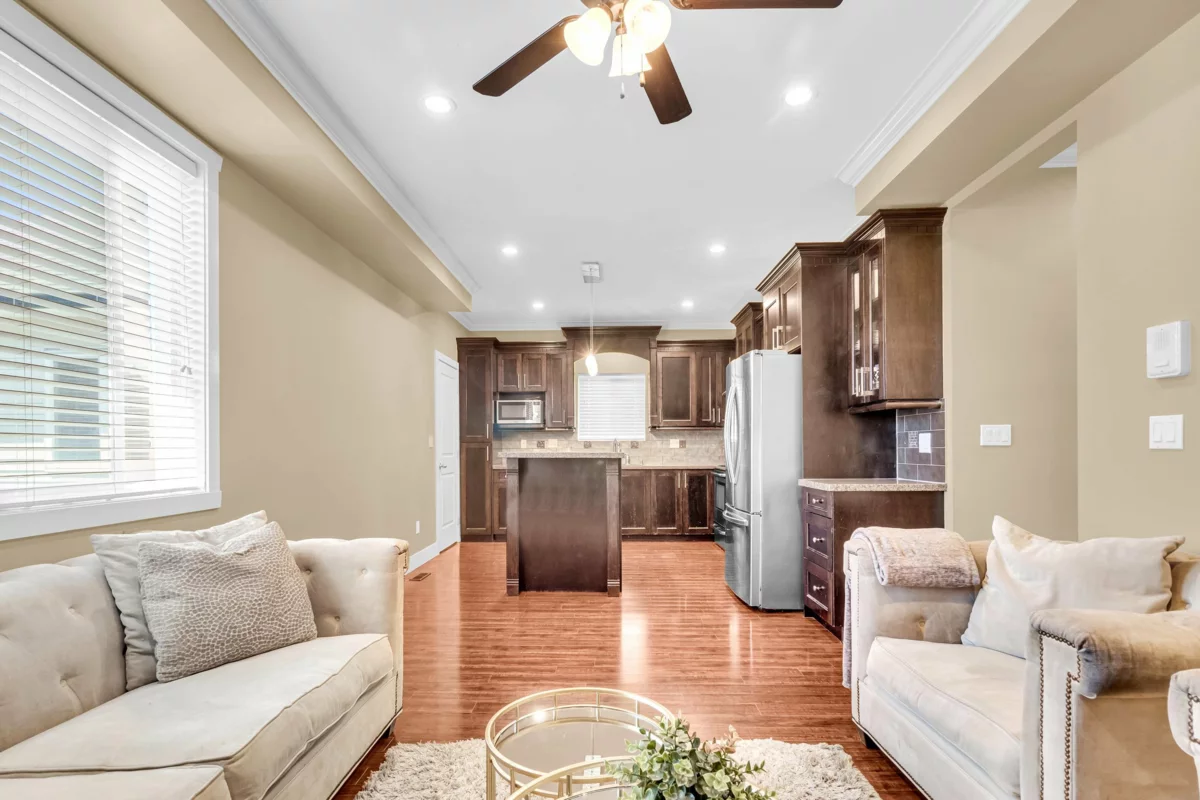 Primary Bathroom Photo of 6925 196 Street, Surrey, BC